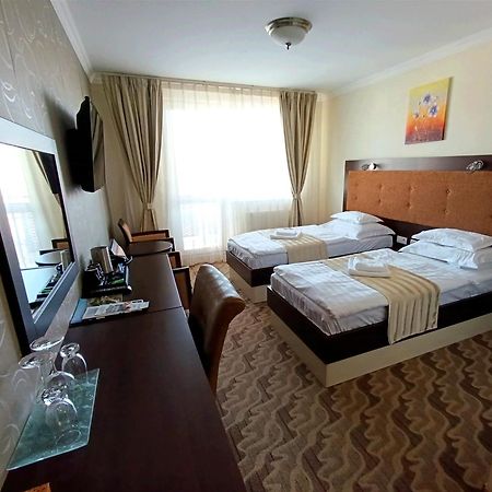 Hotel Sun Szenc Kültér fotó