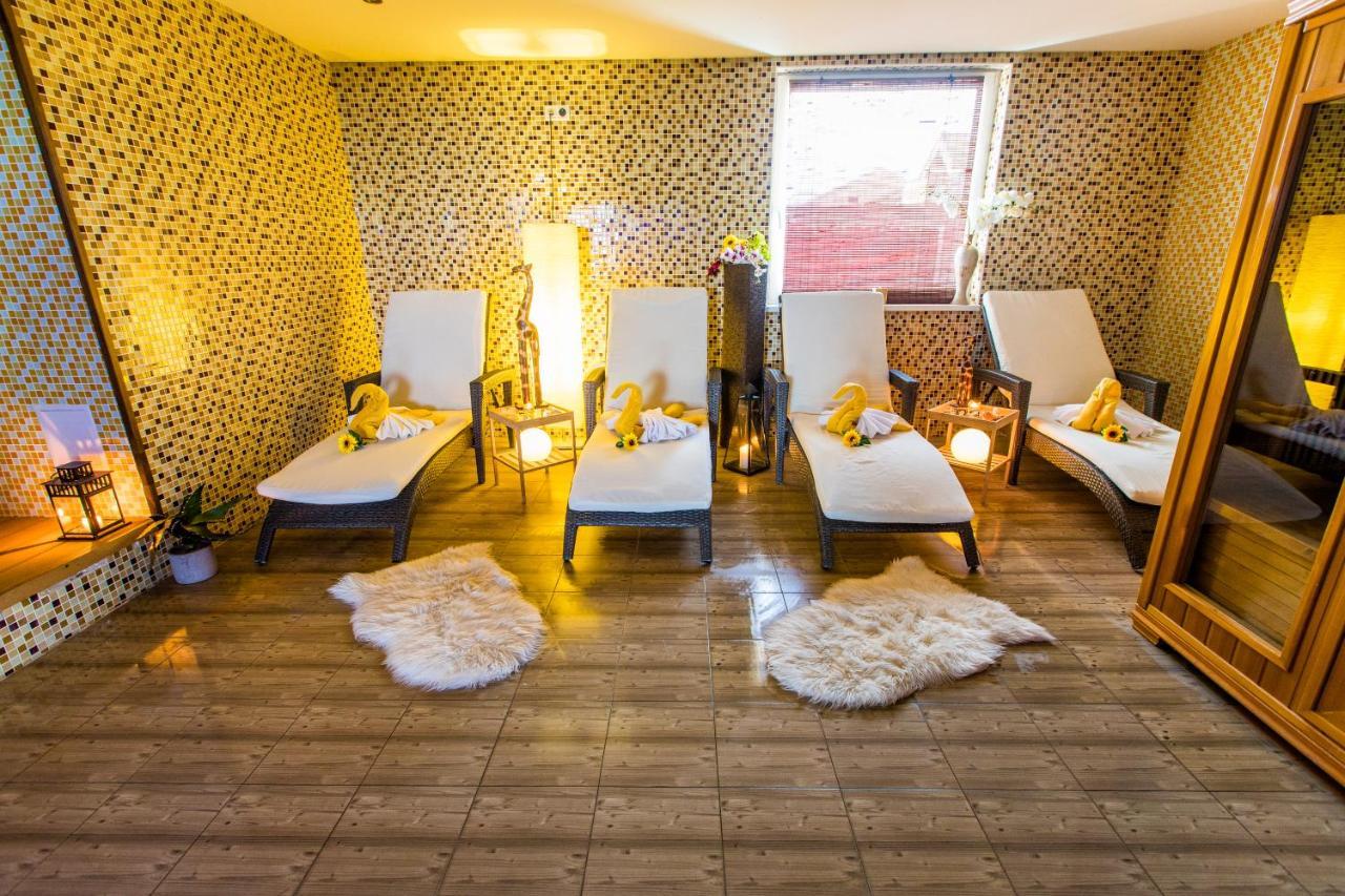 Hotel Sun Szenc Kültér fotó
