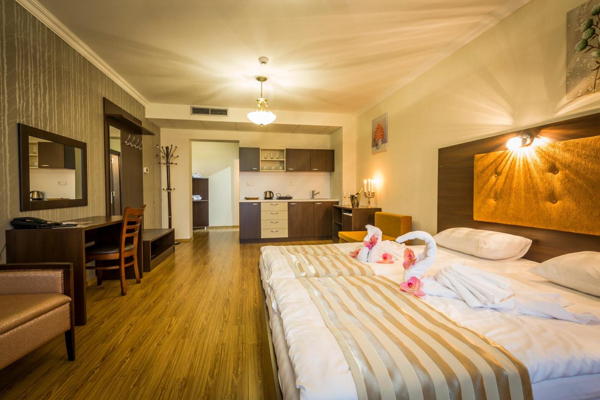 Hotel Sun Szenc Kültér fotó