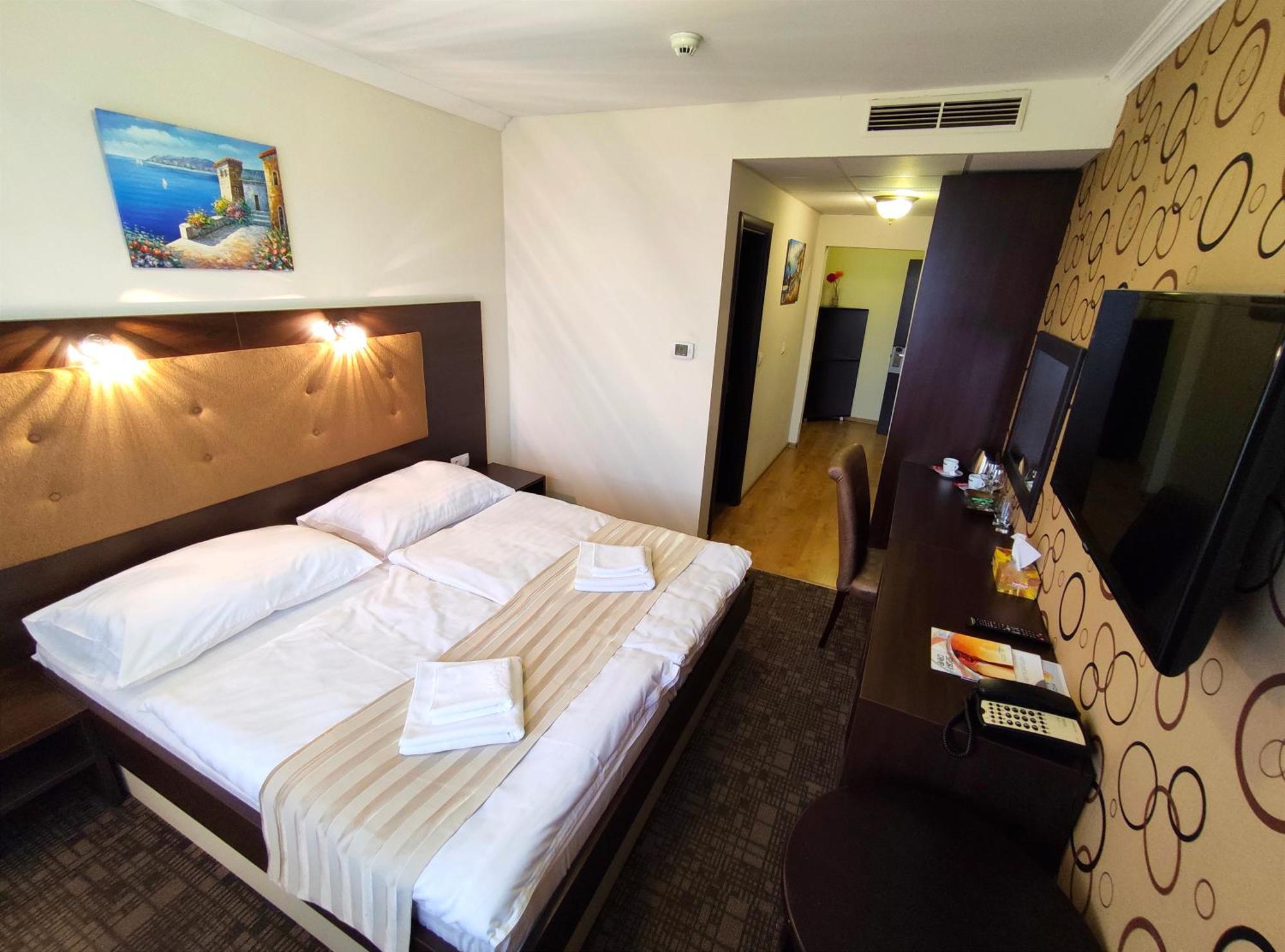 Hotel Sun Szenc Kültér fotó