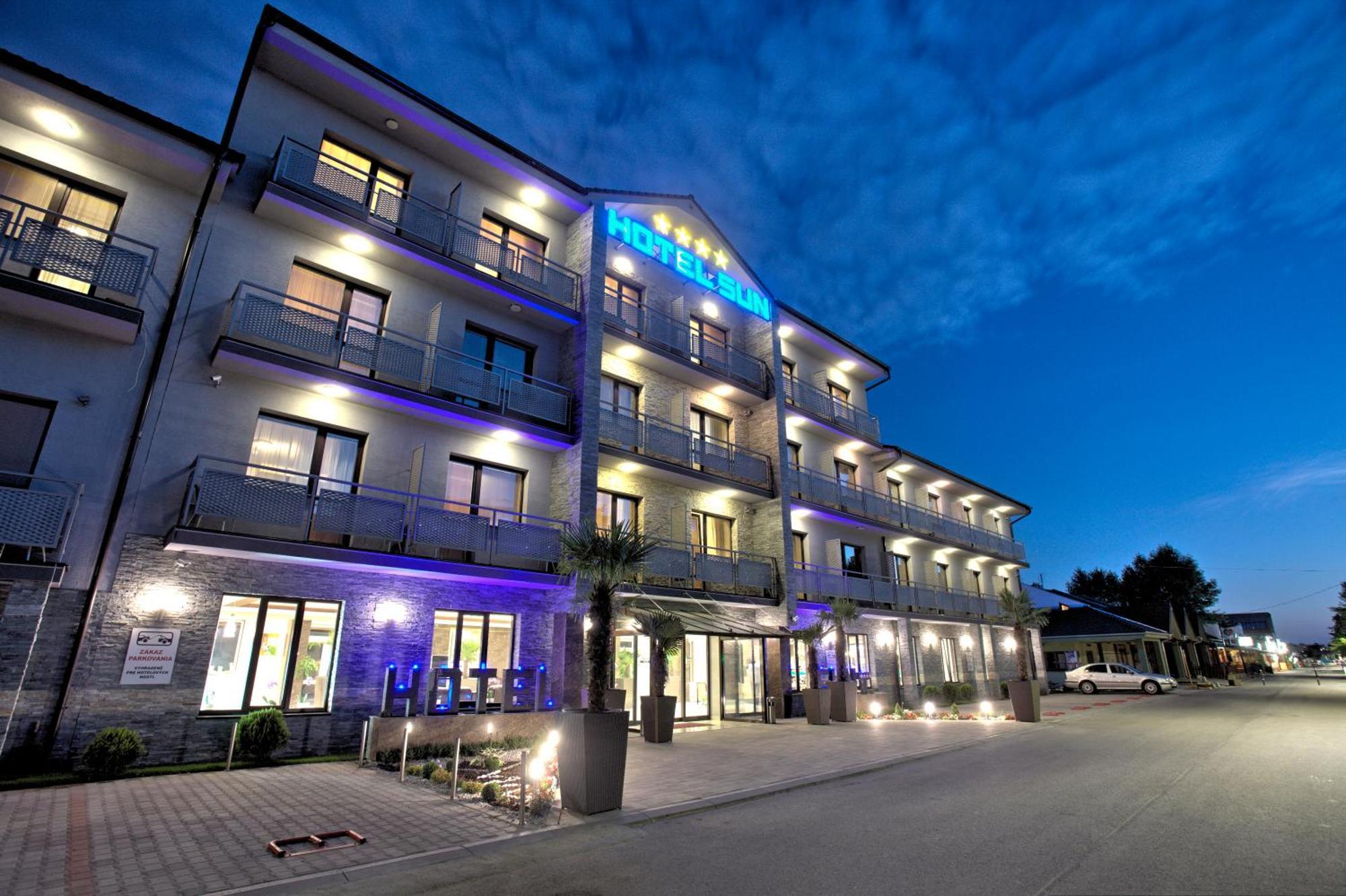 Hotel Sun Szenc Kültér fotó